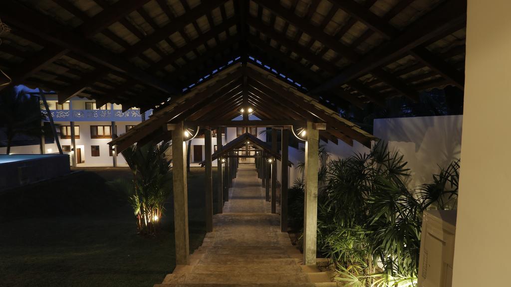 The Beach Boutique Uswetakeiyawa Exterior photo